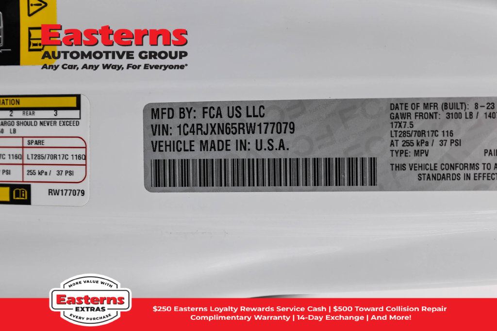 Used 2024 Jeep Wrangler Unlimited AWD/4WD image 39