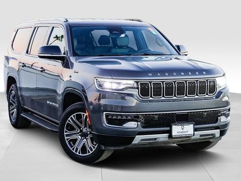 Certified 2024 Jeep Wagoneer L Series II w/ Flexible Seating Group image 2