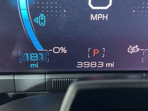 Certified 2025 GMC Hummer EV 3X AWD/4WD image 12