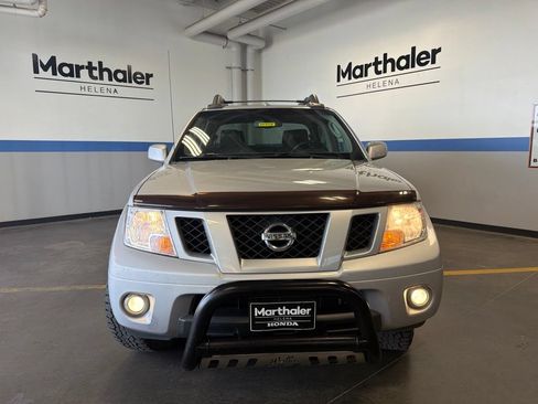 Used 2011 Nissan Frontier PRO-4X w/ Pro-4x Luxury Pkg AWD/4WD image 2