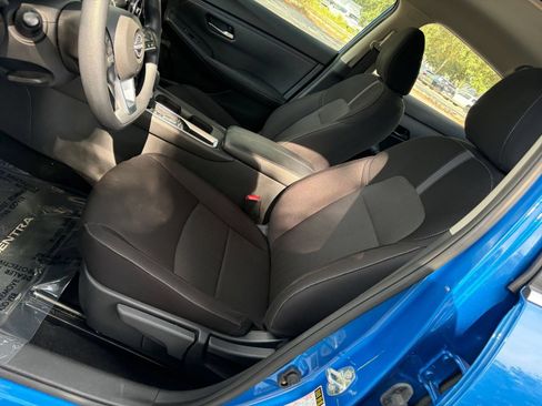 Used 2025 Nissan Sentra SV FWD image 35