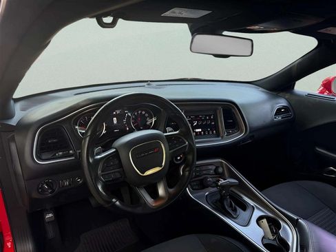 Used 2019 Dodge Challenger R/T RWD image 12