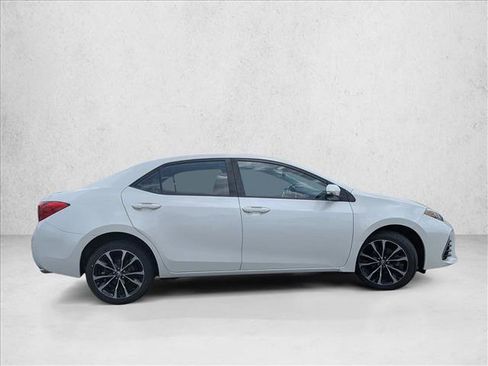 Used 2017 Toyota Corolla SE w/ Carpet Mat Package (TMS) FWD image 4