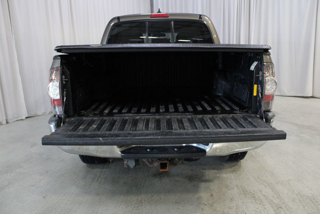 Used 2015 Toyota Tacoma 4x4 Double Cab w/ SR5 Package image 29