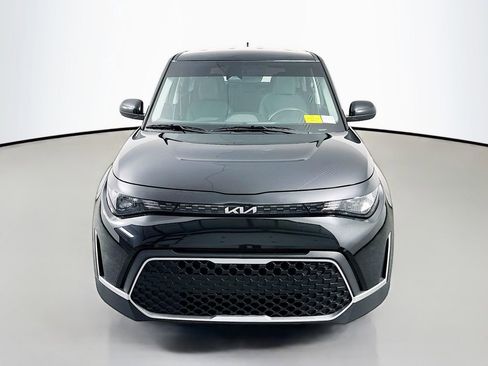 Used 2025 Kia Soul LX w/ LX Technology Package FWD image 2