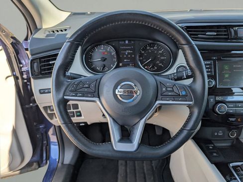 Used 2022 Nissan Rogue Sport SL AWD/4WD image 16
