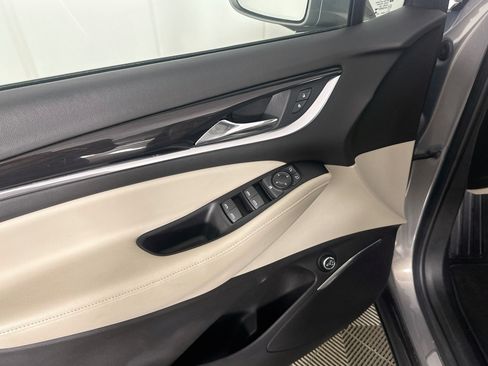 Used 2019 Buick Enclave Essence FWD image 15