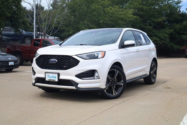 Used 2019 Ford Edge ST w/ Convenience Package AWD/4WD image 2