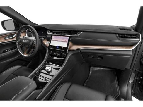 Used 2023 Jeep Grand Cherokee L Overland image 18