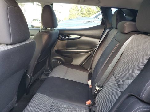 Used 2020 Nissan Rogue Sport SV FWD image 10