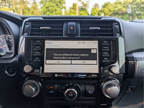 Used 2020 Toyota 4Runner Venture w/ Moonroof Package AWD/4WD image 29