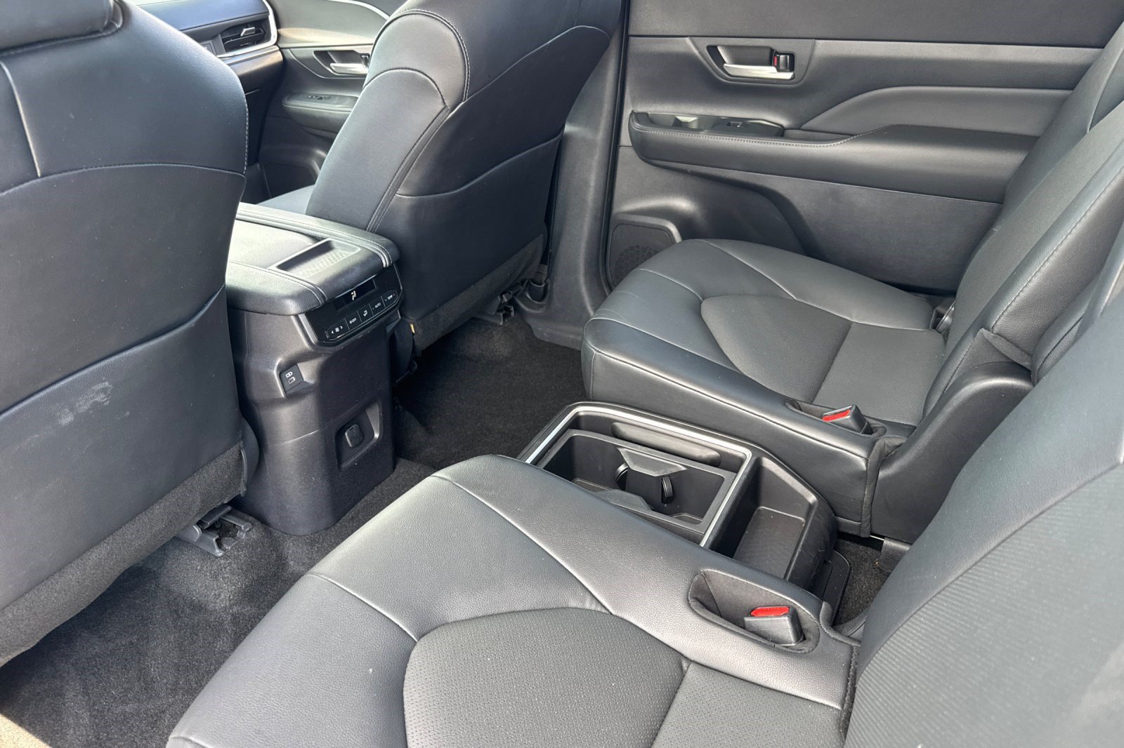 Used 2026 Toyota Grand Highlander FWD image 26