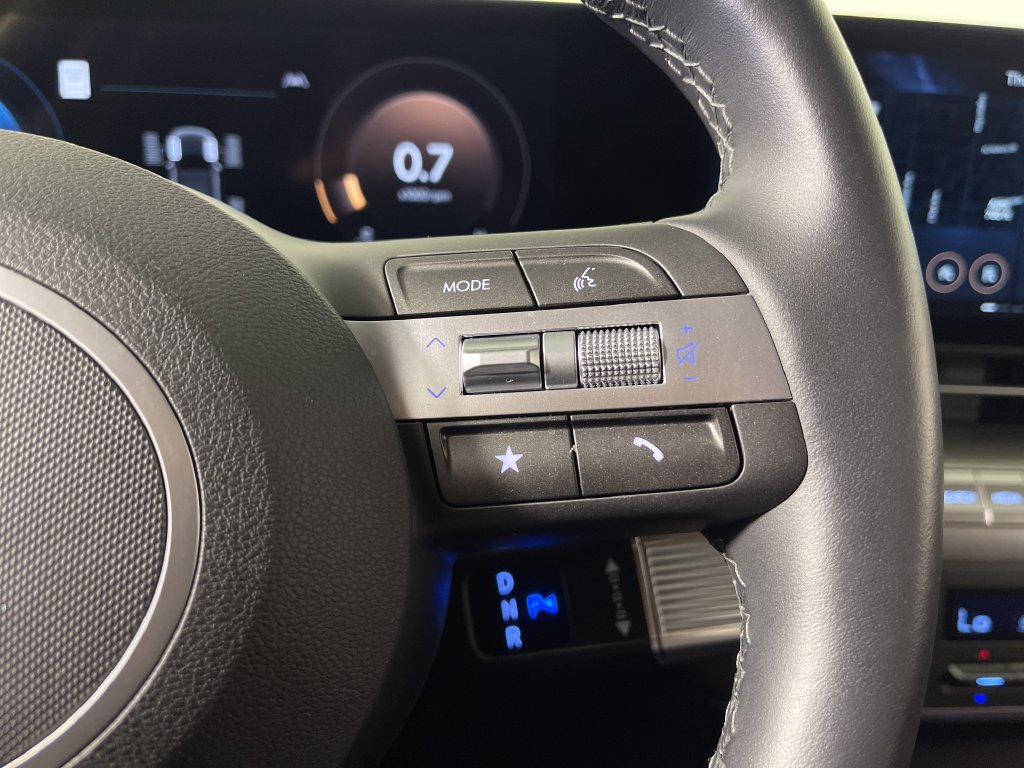 Certified 2025 Hyundai Kona SEL AWD/4WD image 30