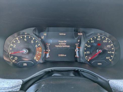 Used 2024 Jeep Compass Latitude image 12