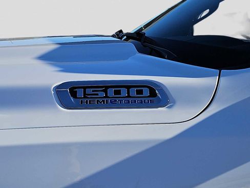 Used 2024 RAM 1500 Laramie image 11