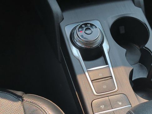 Used 2020 Ford Escape Titanium AWD/4WD image 23