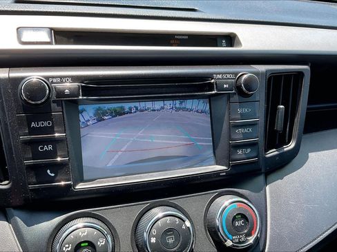 Used 2016 Toyota RAV4 LE FWD image 24