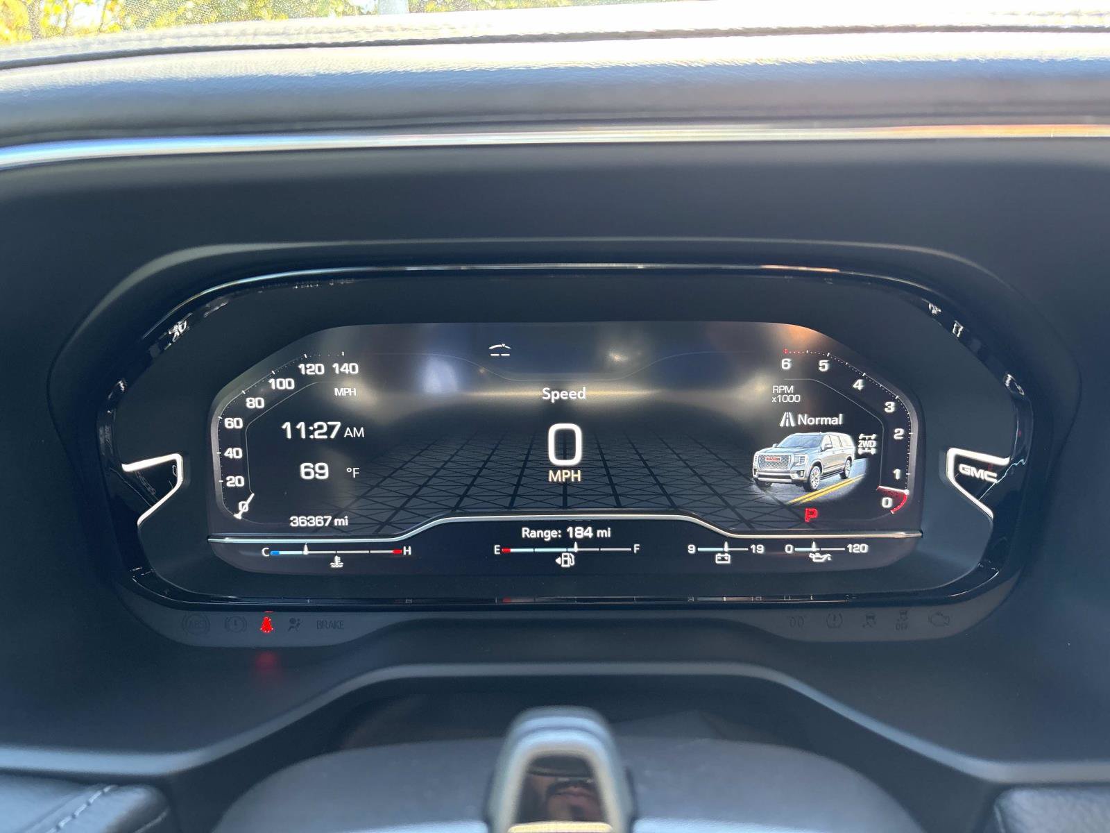 Used 2023 GMC Yukon Denali w/ Advanced Technology Package AWD/4WD image 21