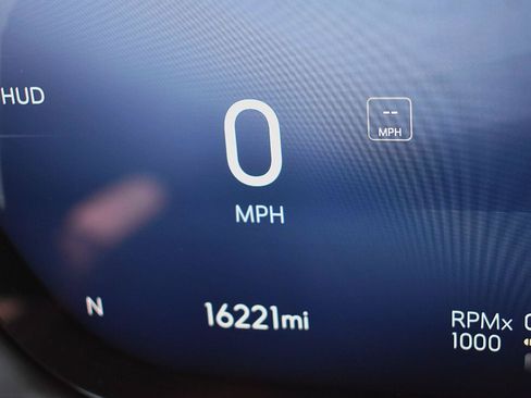 Used 2024 Buick Envision Sport Touring AWD/4WD image 7