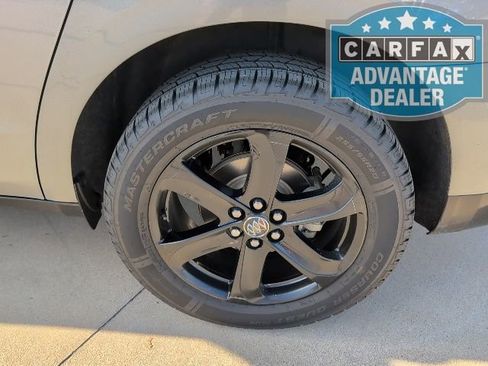 Used 2024 Buick Enclave Essence w/ Sport Touring Edition image 4