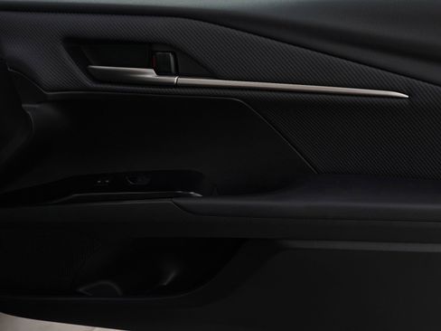 Used 2025 Toyota Camry SE image 9