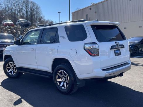 Used 2024 Toyota 4Runner TRD Off-Road Premium image 4