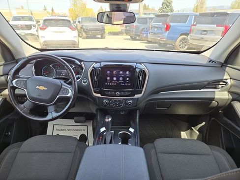 Used 2020 Chevrolet Traverse LT w/ Driver Confidence II Package AWD/4WD image 3