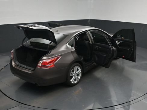 Used 2013 Nissan Altima 3.5 SL FWD image 29
