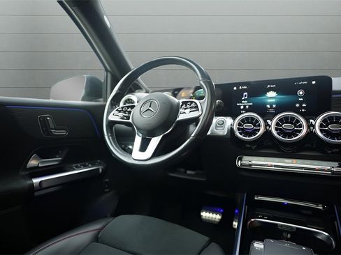 Used 2023 Mercedes-Benz GLB 250 image 47
