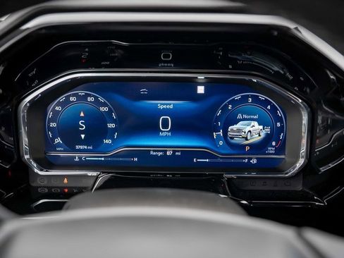 Used 2023 Chevrolet Silverado 1500 High Country w/ Technology Package image 30