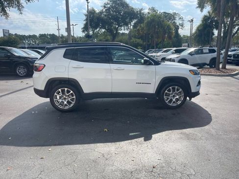 Used 2025 Jeep Compass Limited AWD/4WD image 7