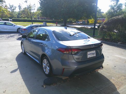 Used 2025 Toyota Corolla XLE image 9
