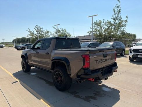 Used 2025 Toyota Tacoma TRD Pro AWD/4WD image 5