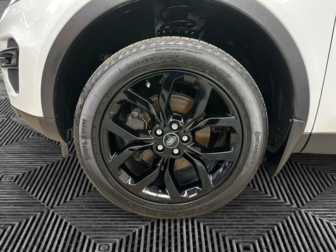 Used 2019 Land Rover Discovery Sport AWD/4WD image 14