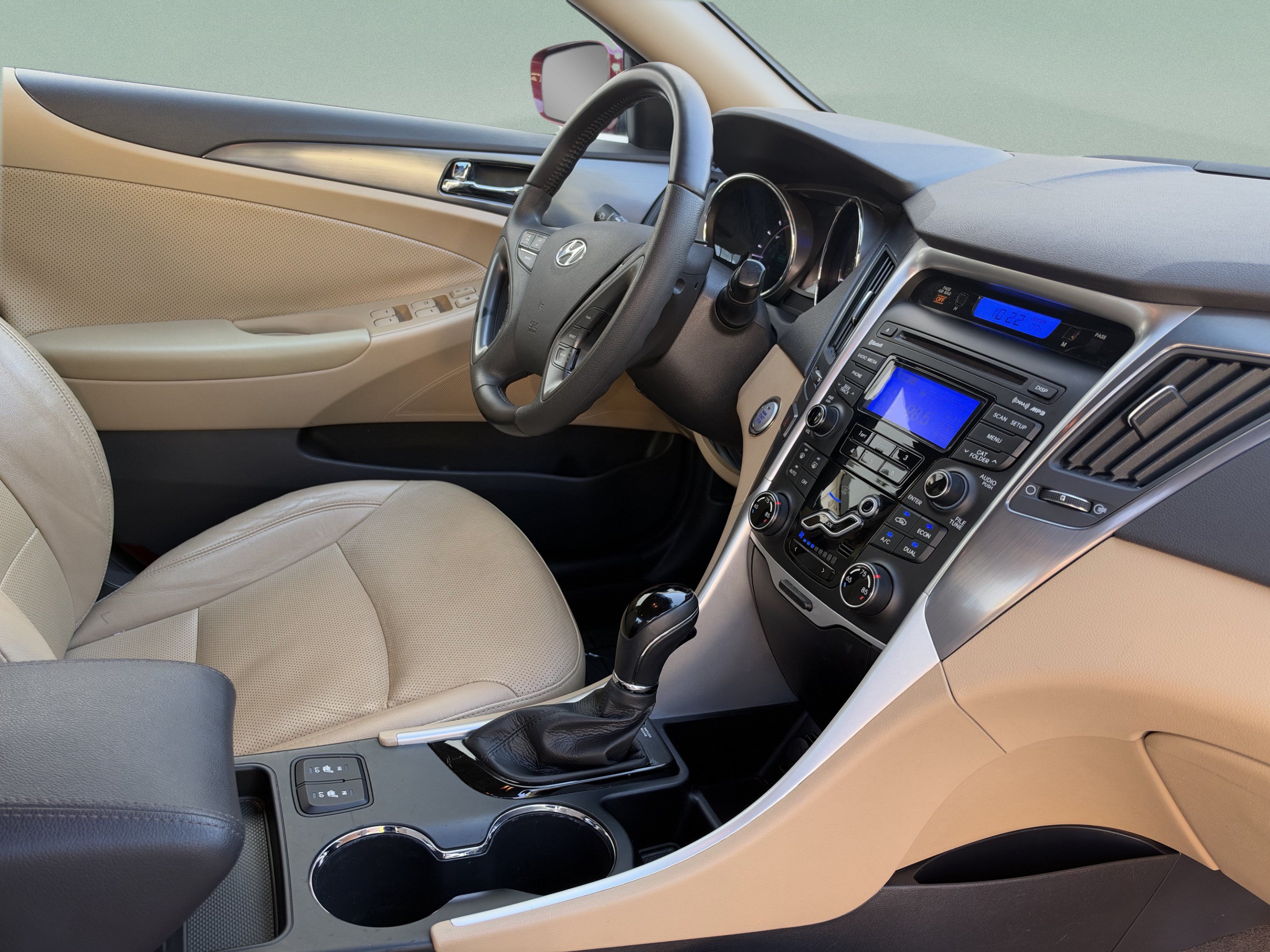 Used 2012 Hyundai Sonata Hybrid w/ Leather Pkg FWD image 23