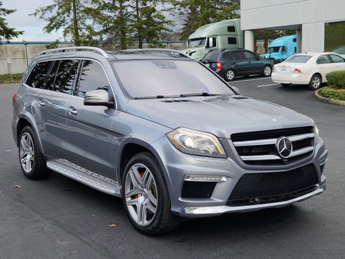 Used 2016 Mercedes-Benz GL 63 AMG 4MATIC image 5