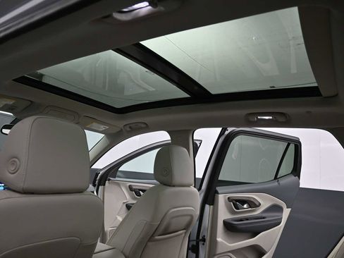 Used 2024 GMC Terrain Denali w/ Denali Premium Package image 26