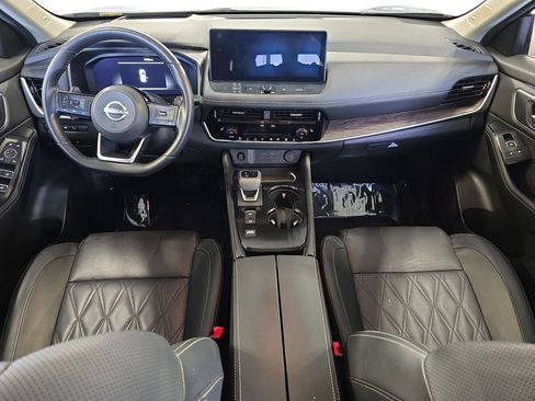 Used 2024 Nissan Rogue Platinum w/ Platinum Premium Package FWD image 10