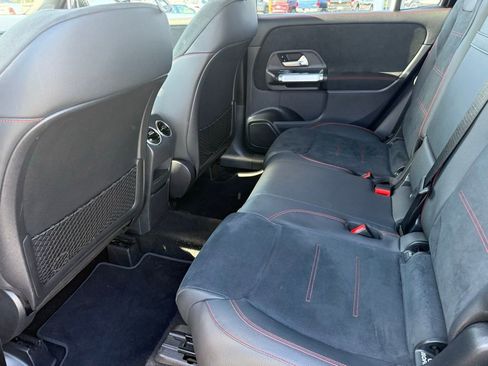 Used 2023 Mercedes-Benz GLB 250 image 23