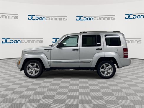 Used 2010 Jeep Liberty Limited image 5