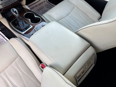 Used 2020 INFINITI QX60 Luxe w/ Sensory Package FWD image 24
