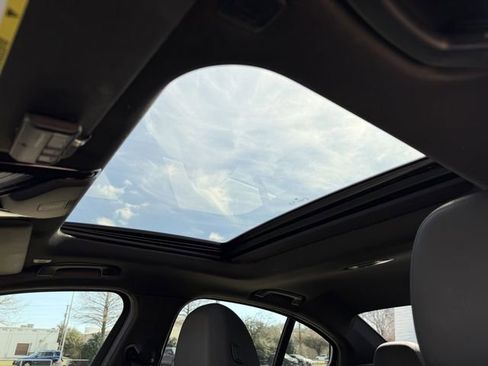 Used 2021 BMW 330i Sedan w/ Premium Package image 25