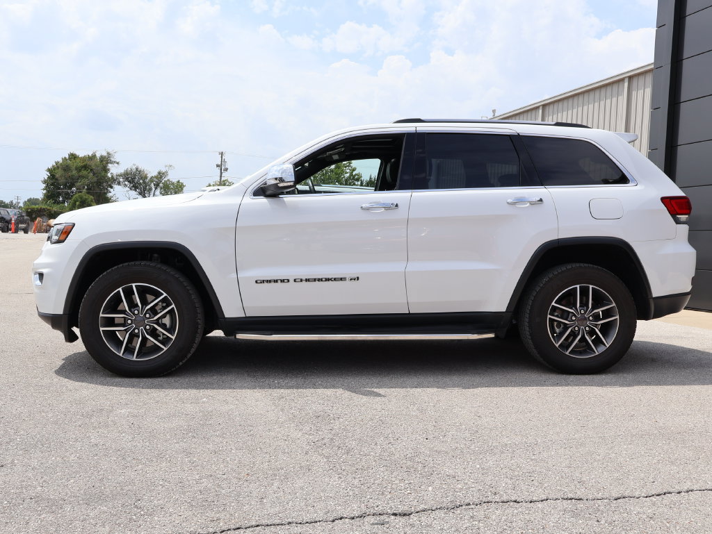 Used 2022 Jeep Grand Cherokee Limited w/ Tech Group AWD/4WD image 2