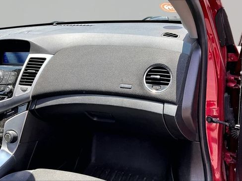 Used 2014 Chevrolet Cruze LT FWD image 17