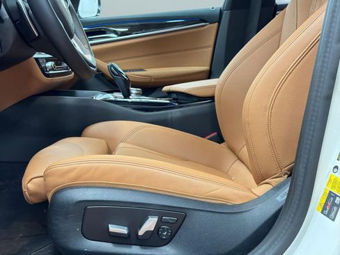 Certified 2023 BMW 530e xDrive w/ Premium Package image 14