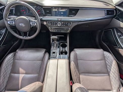 Used 2017 Kia Cadenza Limited w/ Paint Protection Package image 17