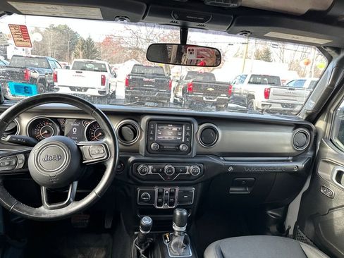 Used 2018 Jeep Wrangler Unlimited Sport S image 12