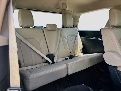 Used 2024 Ford Expedition Platinum RWD image 30