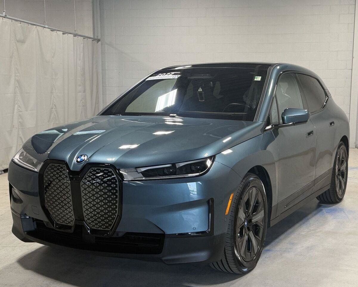Used 2022 BMW iX xDrive50 w/ Convenience Package AWD/4WD image 1