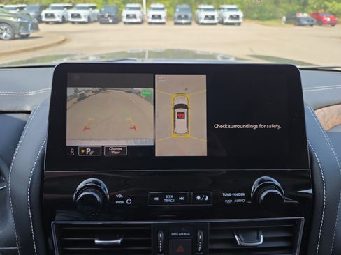 Used 2022 INFINITI QX80 Premium Select w/ All-Season Package image 14